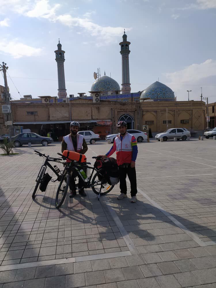 ترویج فرهنگ استفاده از ماسک از سوی دوچرخه سواران داوطلب و امدادگر نیشابور